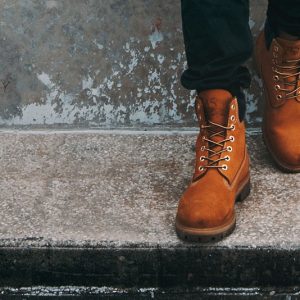アメ色に育てるヌメ革財布11選。エイジングやお手入れ方法まで徹底解説。
